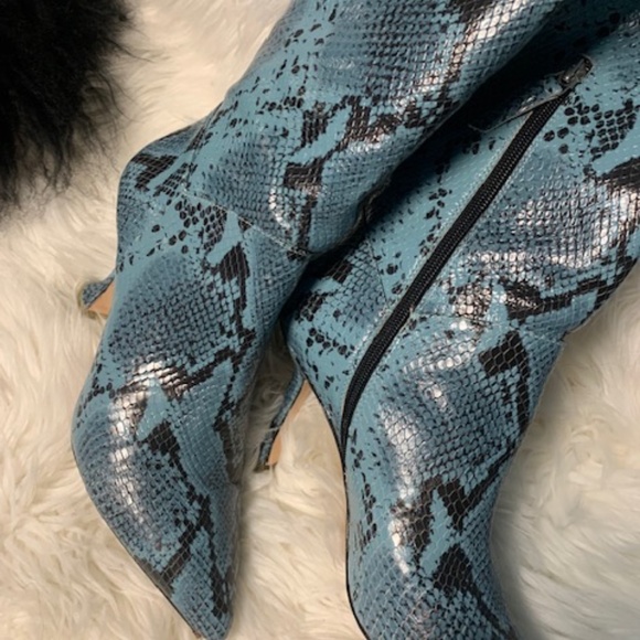 Blue leopard leather boots - Picture 3 of 3